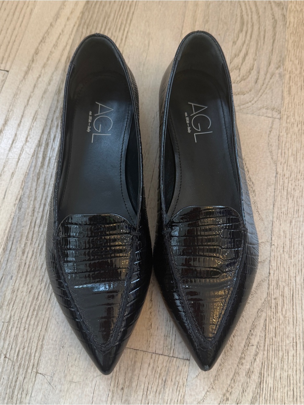 AGL Women’s Black Patent Leather Pointed Toe Loafer Flats 39.5 Made in Italy